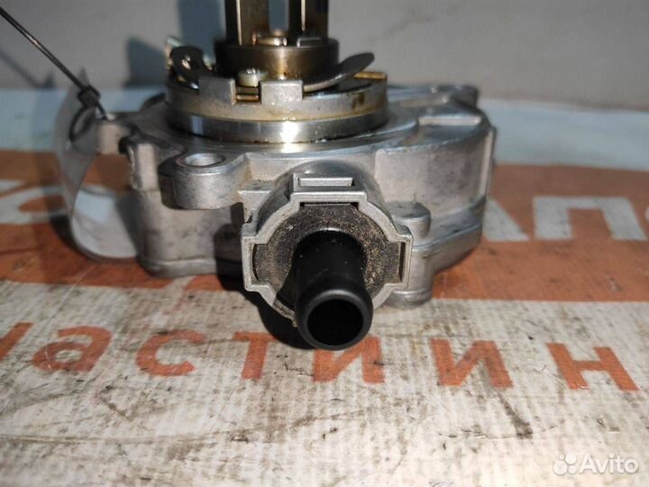 Вакуумный насос Audi A4 B8 2009 06E145100R