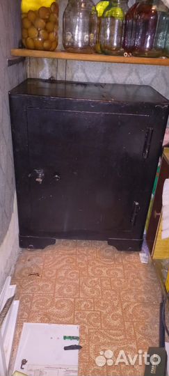 Сейф металлический