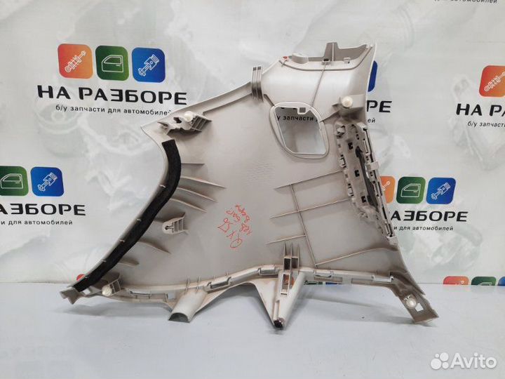 Накладка на стойку внутренняя задняя левая