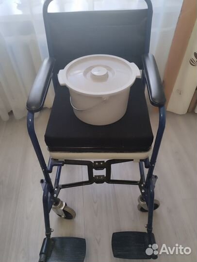 Санитарное кресло туалет