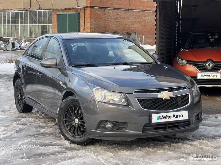 Chevrolet Cruze 1.6 AT, 2011, 179 800 км