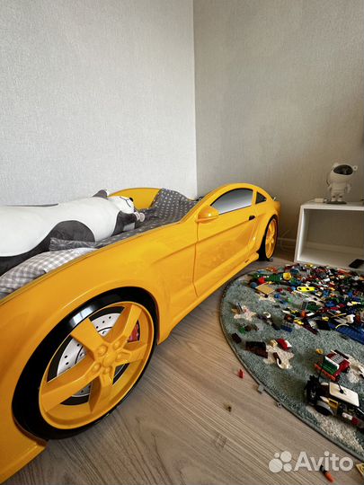 Продам детскую кровать Машинка