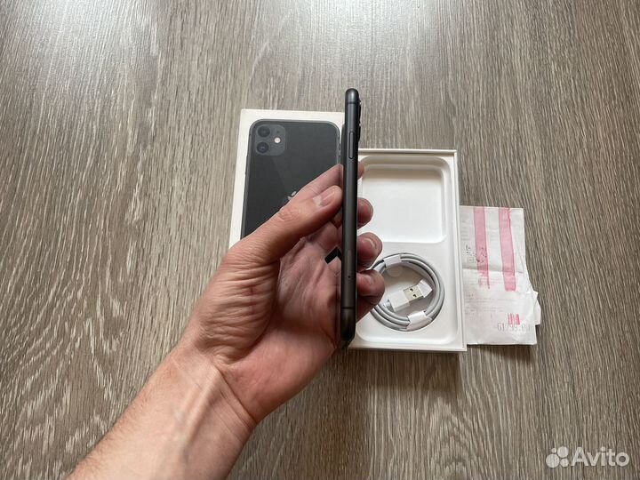 iPhone 11, 64 ГБ