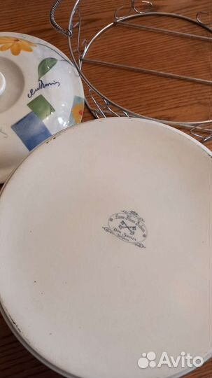 Конфетница, жестяные банки, керамическая кастрюля