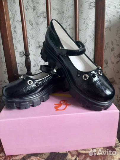 Туфли для девочки новые