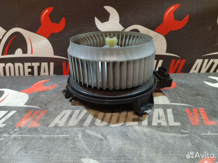 Моторчик печки Honda Civic 8 4D