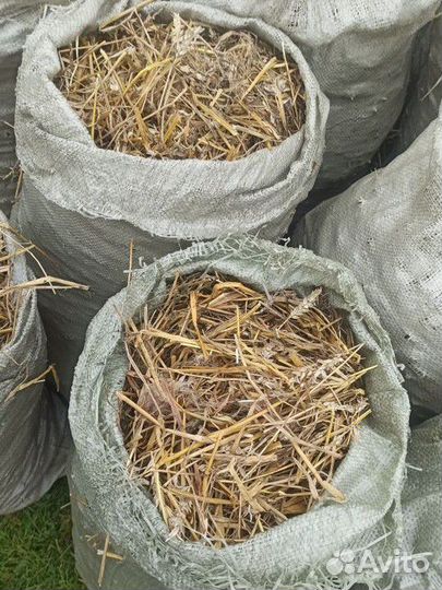 Солома в мешках