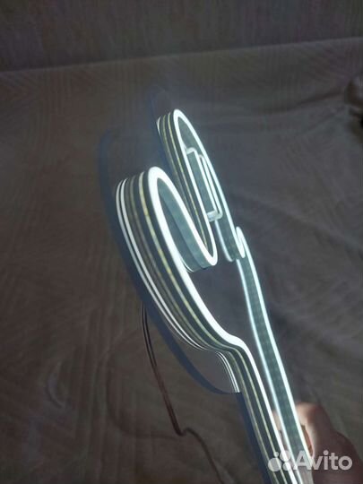 Неоновая вывеска готовая