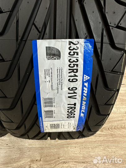 Triangle TR968 235/35 R19 99VR