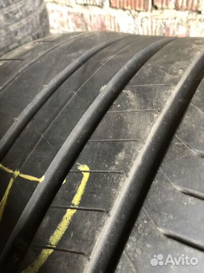Pirelli P Zero PZ4 315/30 R21