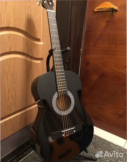 Классическая гитара шестиструнная