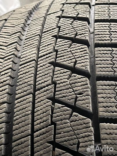 Bridgestone Blizzak VRX 225/55 R17 97S