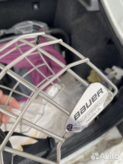 Хоккейный шлем