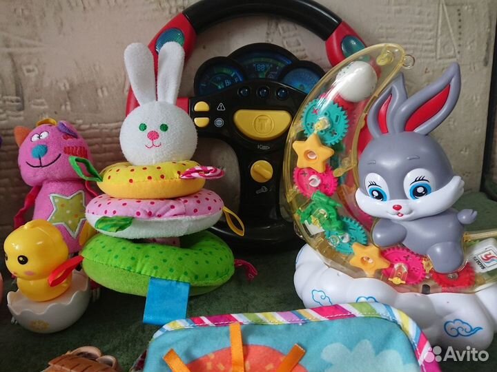 Игрушки интерактивные и пакетом