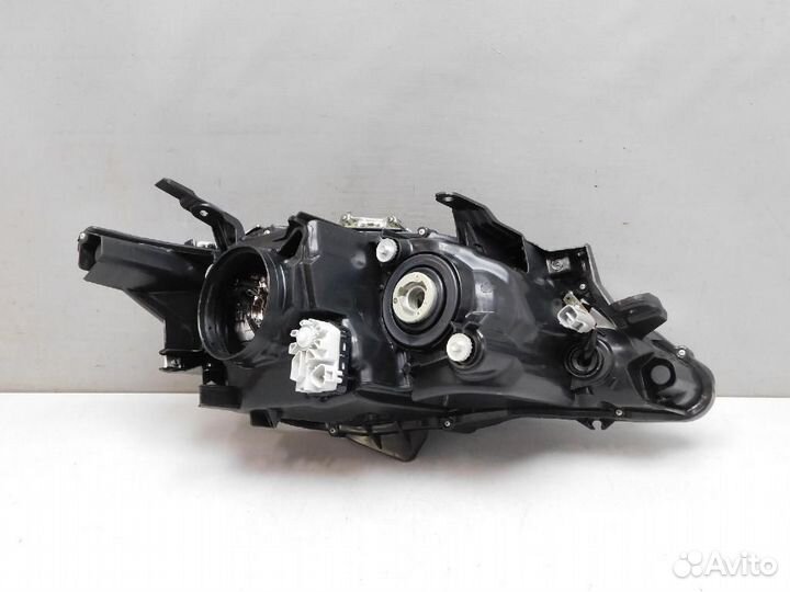 Фара левая Toyota Camry