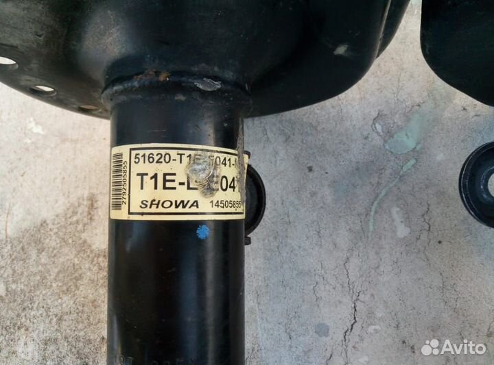 Продам переднюю правую стойку амортизатора к honda