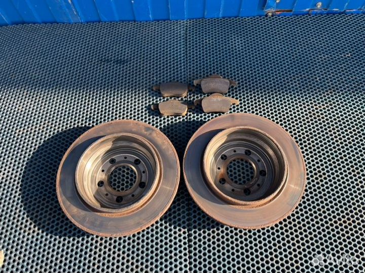 Диск тормозной (+колодки) volvo S60 задний Volvo