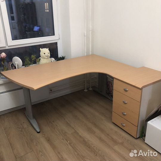 Компьютерный стол угловой + стул IKEA