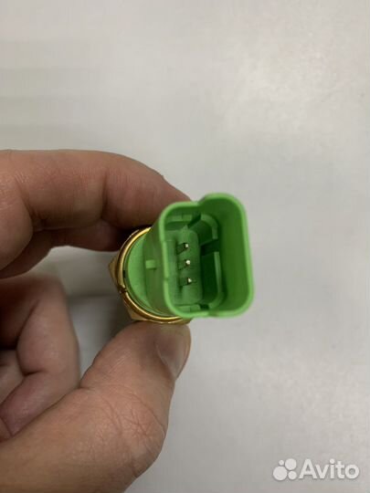 Датчик заднего хода (зеленый, 3 контакта) Логан