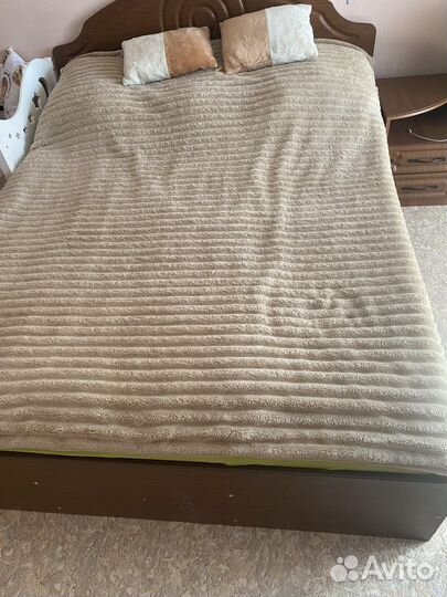 Спальный гарнитур