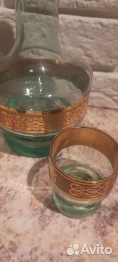 Графин зелёный с золотом, 5 стопок СССР