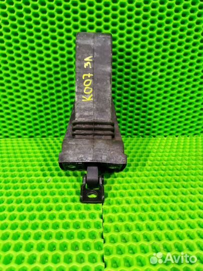 Ограничитель двери задний левый Volkswagen Touareg