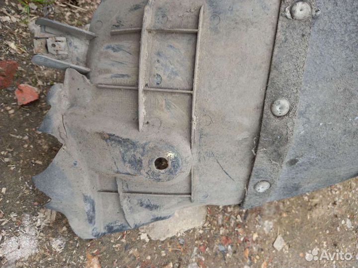 Подкрылок задний правый Mercedes ClS 219