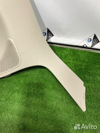 Обшивка стойки задняя правая Mercedes-Benz