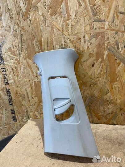 Накладка на стойку кузова передняя левая