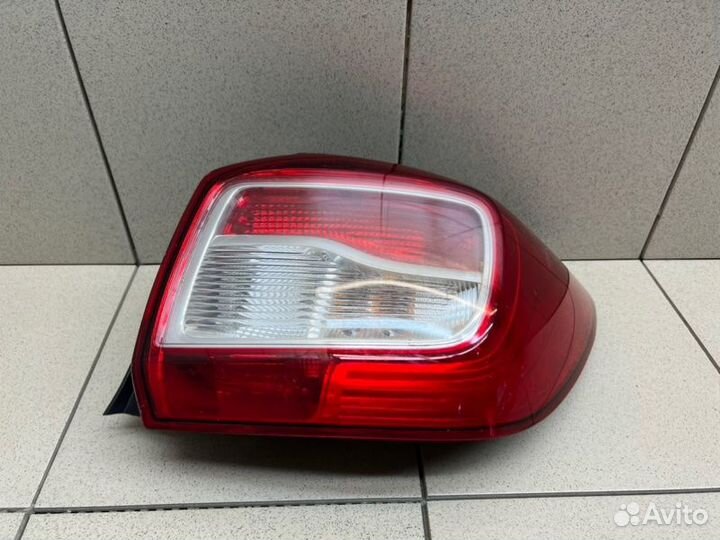 Фонарь задний правый Renault Logan K7MA812 1 2017