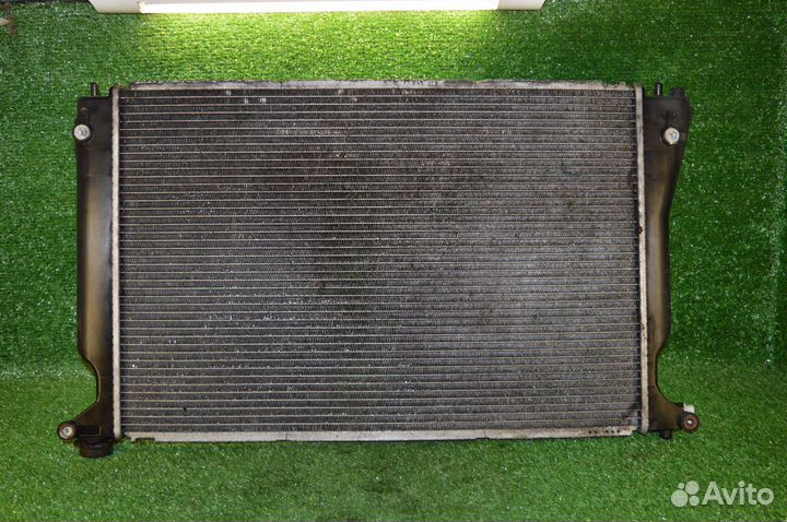 Радиатор охлаждения Toyota Avensis t250 2.0 diesel