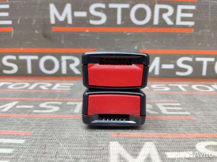 Замок ремня безопасности задний Mercedes-Benz