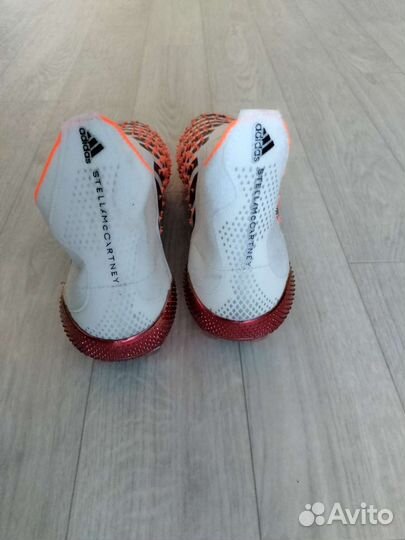 Футбольные бутсы adidas predator