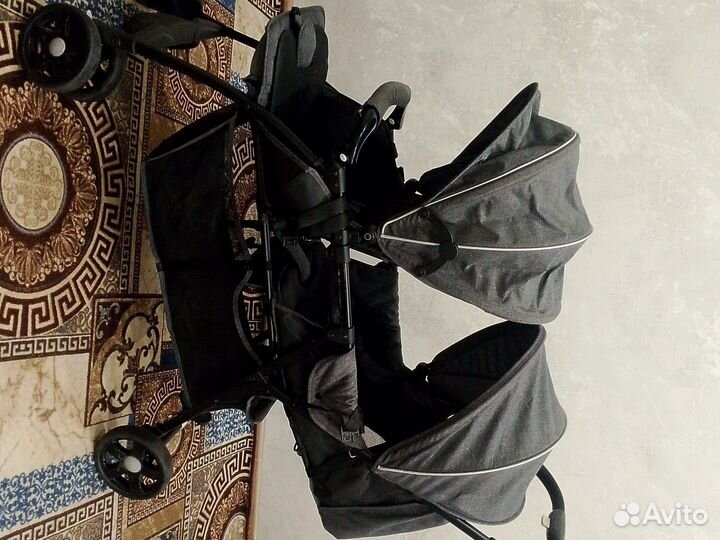 Прогулочная коляска для двойни