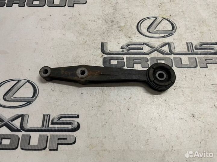 Кронштейн редуктора прав. Toyota Land Cruiser Prad