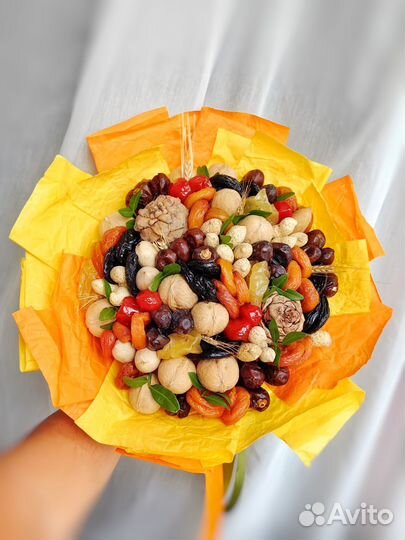 Съедобные букеты из фруктов и ягод