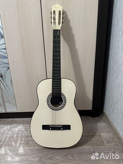 Акустическая гитара