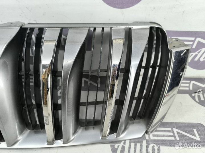 Решетка радиатора Toyota Land Cruser Prado J150