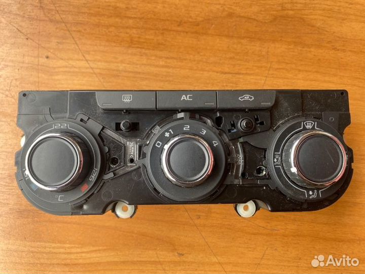 Блок управления климат контролем Skoda Octavia
