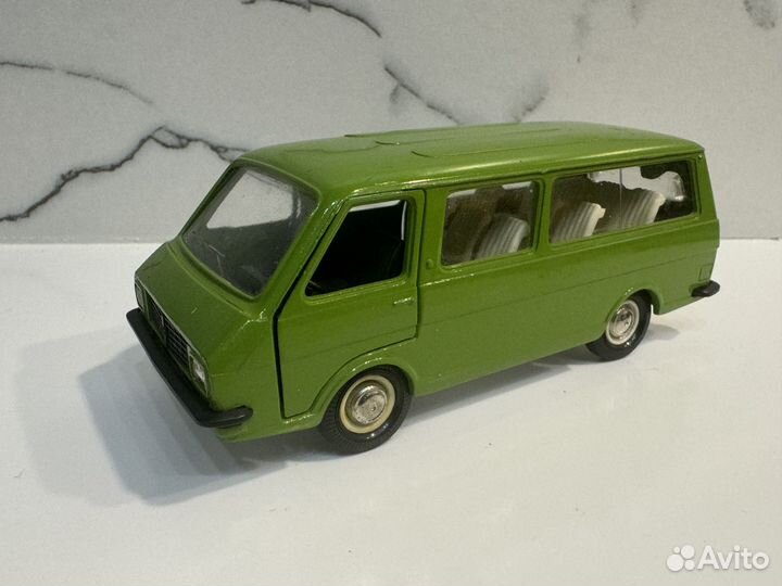 Модели автомобилей 1 43 СССР раф 2203 ранний
