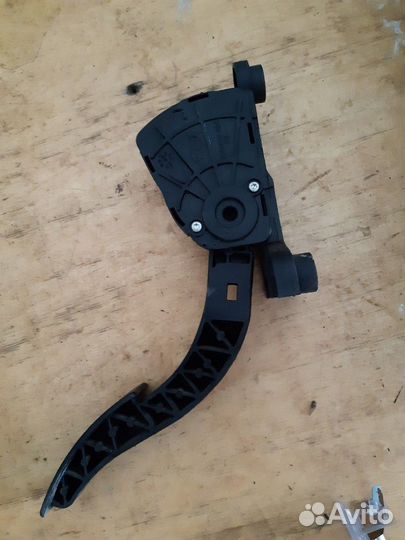 Педаль акселератора Hyundai Solaris 2013