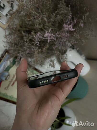 Чехол на iPhone 13
