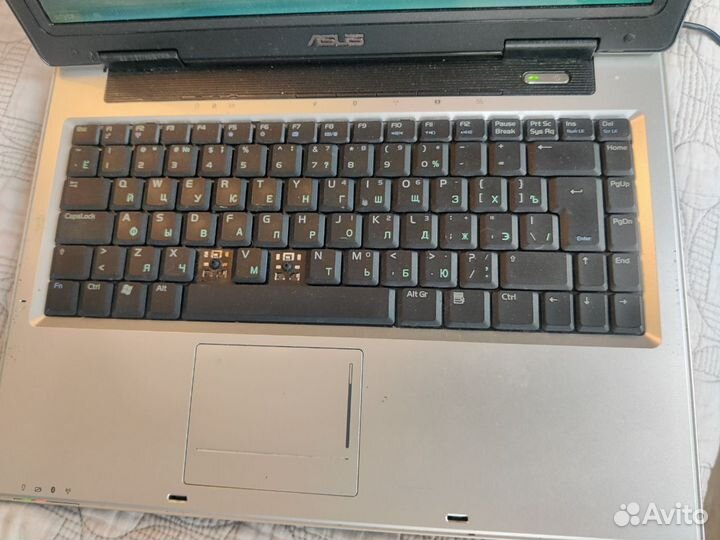 Ноутбук asus A8F