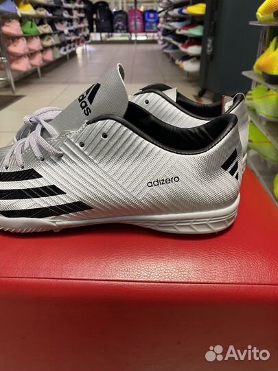 Футбольные шиповки