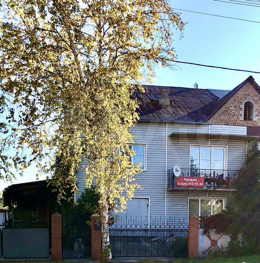 Коттедж 300 м² на участке 8 сот.