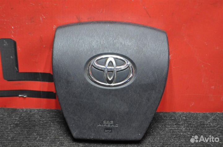 Подушка безопасности водителя toyota prius ZVW30