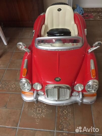 Для маленькой леди-красный бьюик