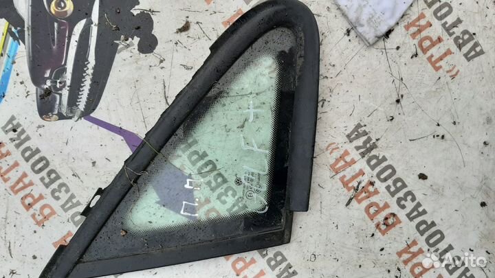 Фольксваген Гольф Форточка передняя правая AS2