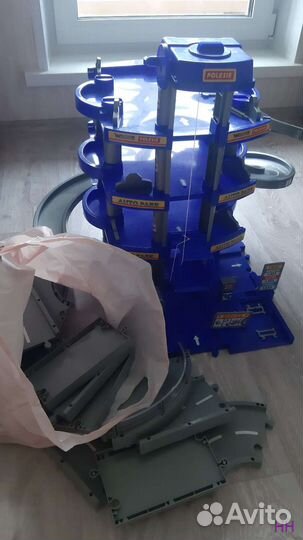 Детская парковка для машинок