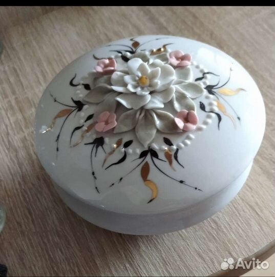 2 Вазочки.Кисловодский фарфор.Новые